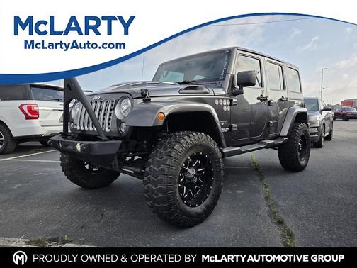 Granite Crystal Metallic Clearcoat 2017 Jeep Wrangler Unlimited Sahara