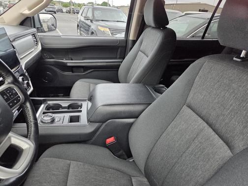 ICONIC SILVER METALLIC 2024 Ford Expedition Max XLT