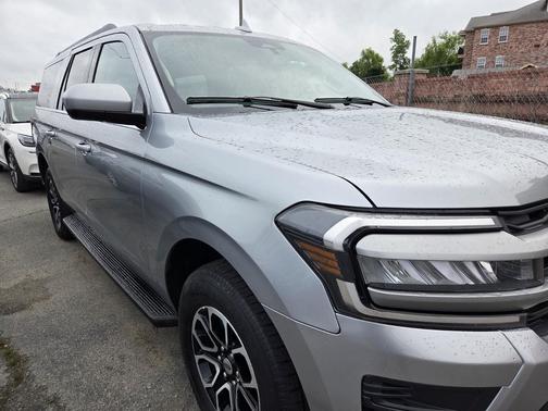 ICONIC SILVER METALLIC 2024 Ford Expedition Max XLT
