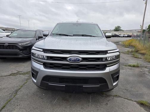 ICONIC SILVER METALLIC 2024 Ford Expedition Max XLT