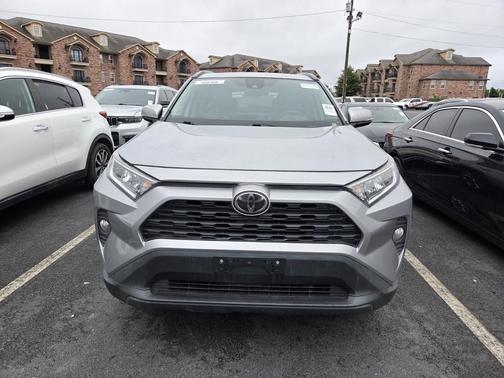 Silver Sky Metallic 2019 Toyota RAV4 XLE Premium
