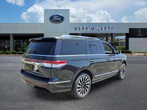 MANHANTTAN GREEN MET PREM 2022 Lincoln Navigator Black Label