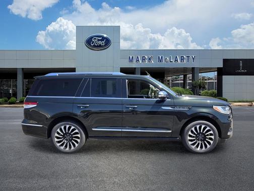 MANHANTTAN GREEN MET PREM 2022 Lincoln Navigator Black Label