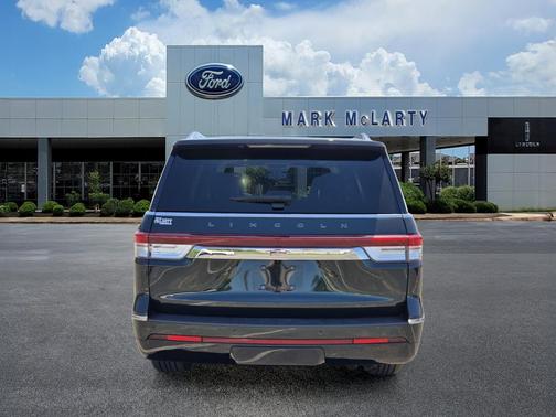 MANHANTTAN GREEN MET PREM 2022 Lincoln Navigator Black Label