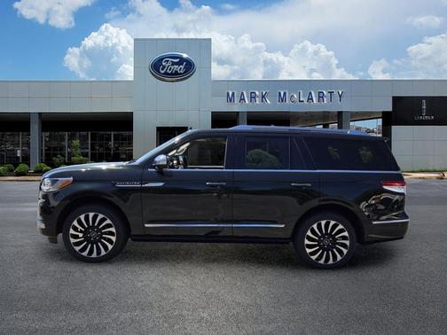 MANHANTTAN GREEN MET PREM 2022 Lincoln Navigator Black Label
