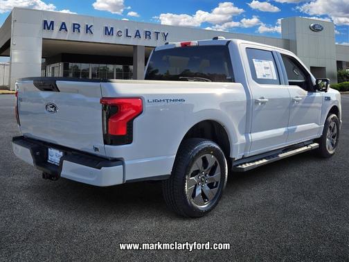 2025 Ford F-150 Lightning Flash