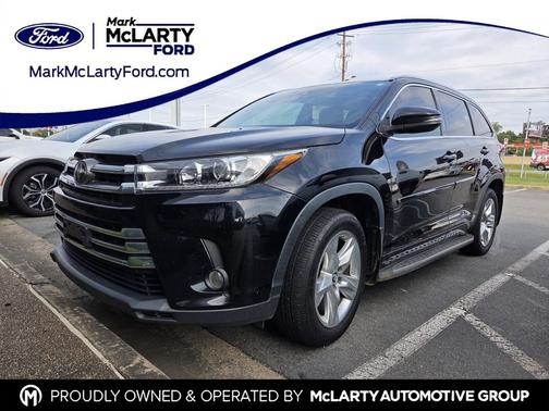Midnight Black Metallic 2017 Toyota Highlander Limited