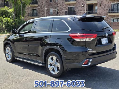 Midnight Black Metallic 2017 Toyota Highlander Limited