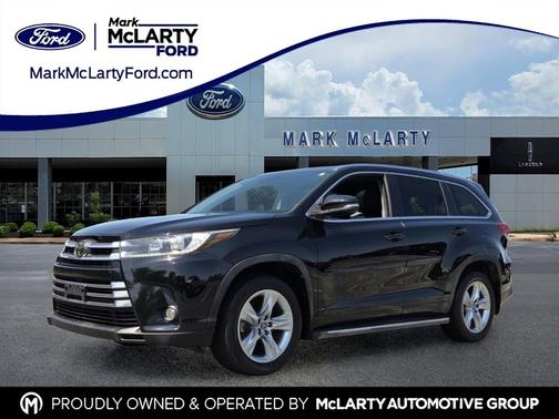 Midnight Black Metallic 2017 Toyota Highlander Limited