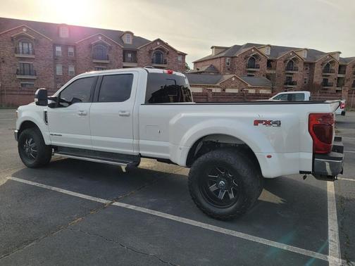 2022 Ford F-350 Lariat