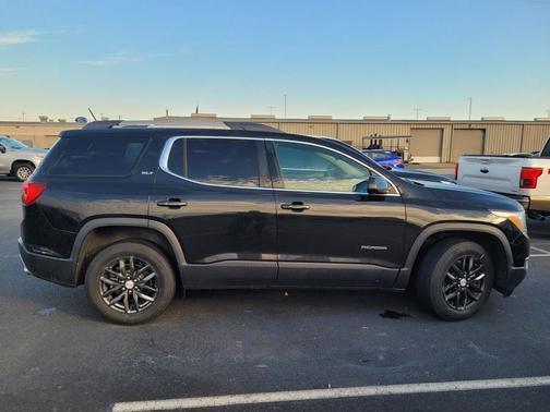 2017 GMC Acadia SLT-1