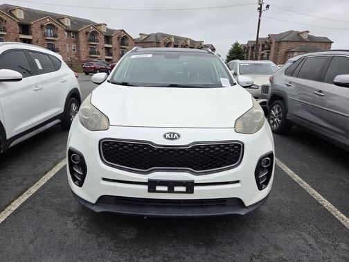 Snow White Pearl 2017 Kia Sportage EX