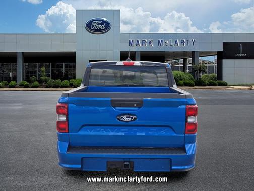 VELOCITY BLUE 2026 Ford Maverick Lobo Standard