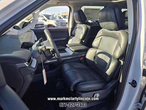 CRYSTAL WHITE METALLIC CC 2026 Lincoln Navigator Reserve