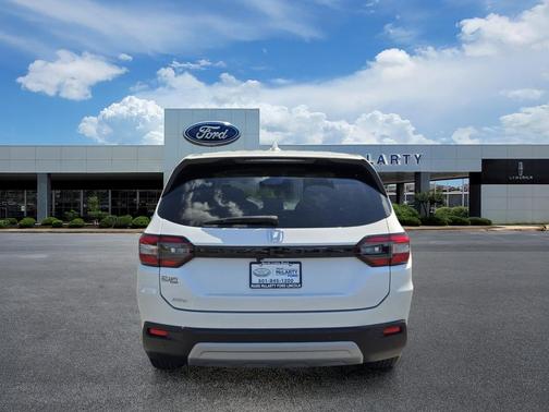 Platinum White Pearl 2023 Honda Pilot AWD EX-L 7 Passenger