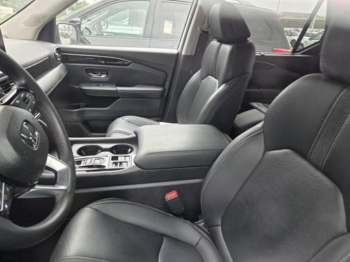 Platinum White Pearl 2023 Honda Pilot AWD EX-L 7 Passenger