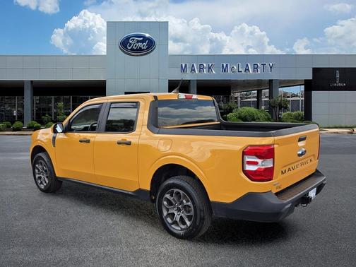 CYBER ORANGE METALLIC TC 2023 Ford Maverick XLT