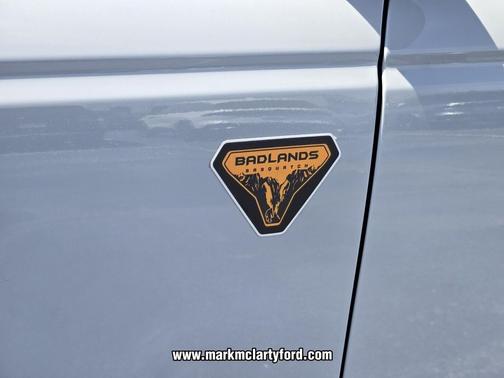 AVALANCHE GRAY 2026 Ford Bronco Badlands
