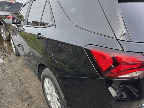 Mosaic Black Metallic 2024 Chevrolet Equinox LS