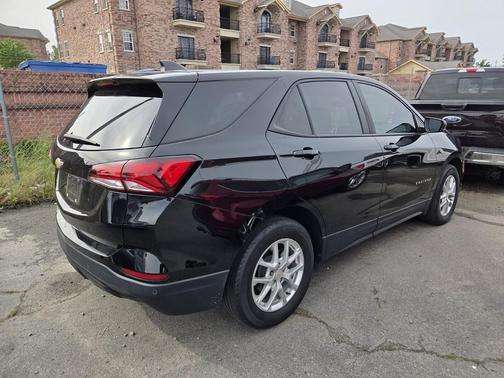Mosaic Black Metallic 2024 Chevrolet Equinox LS