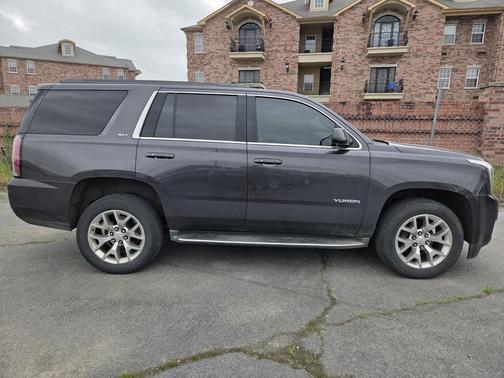 Iridium Metallic 2017 GMC Yukon SLT