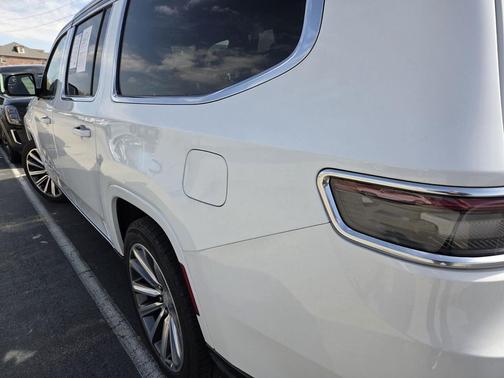 2023 Jeep Grand Wagoneer L Series II 4x4