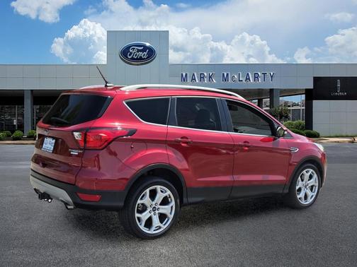 RUBY RED METALLIC TINTED CC 2019 Ford Escape Titanium