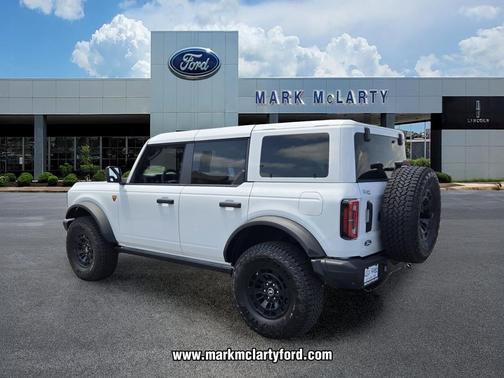 OXFORD WHITE 2026 Ford Bronco Badlands