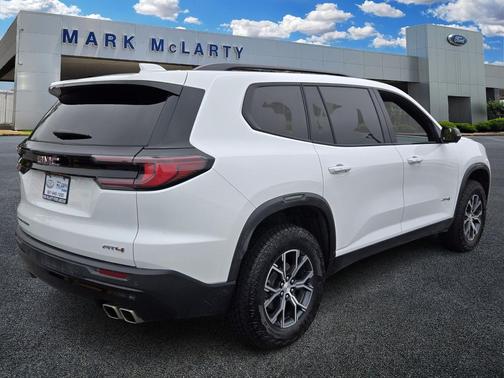2024 GMC Acadia AWD AT4