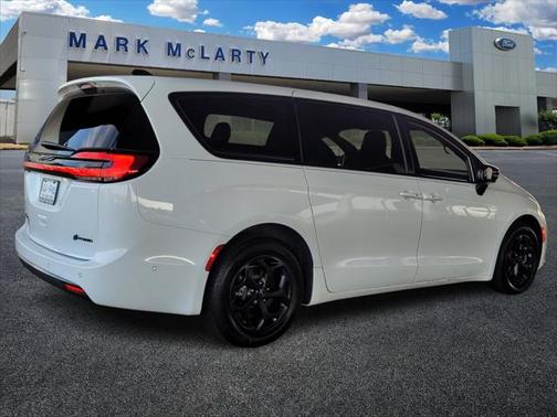 2024 Chrysler Pacifica Hybrid S Appearance Pkg