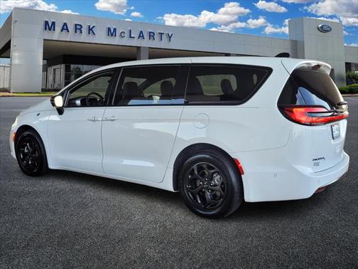 2024 Chrysler Pacifica Hybrid S Appearance Pkg