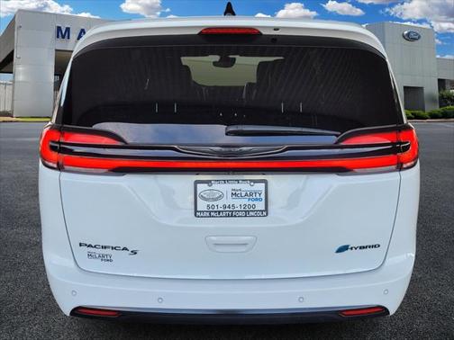 2024 Chrysler Pacifica Hybrid S Appearance Pkg