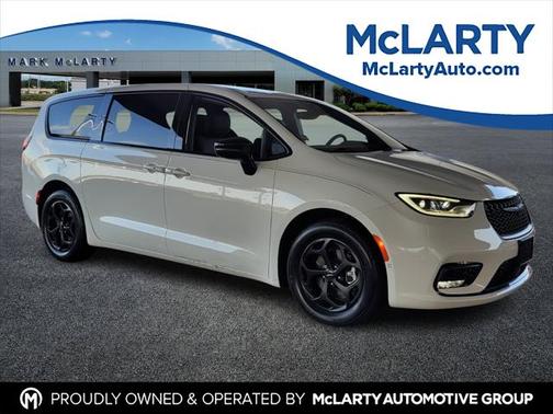 2024 Chrysler Pacifica Hybrid S Appearance Pkg