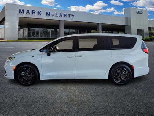 2024 Chrysler Pacifica Hybrid S Appearance Pkg