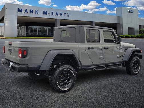 2021 Jeep Gladiator Sport