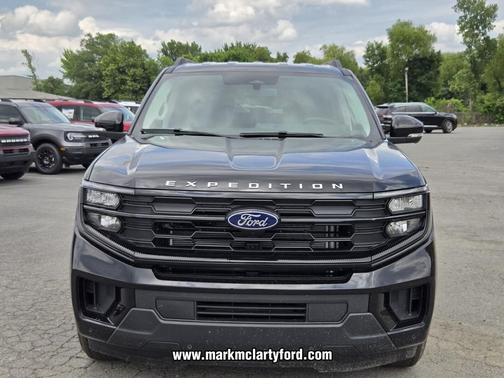 AGATE BLACK METALLIC 2026 Ford Expedition Active