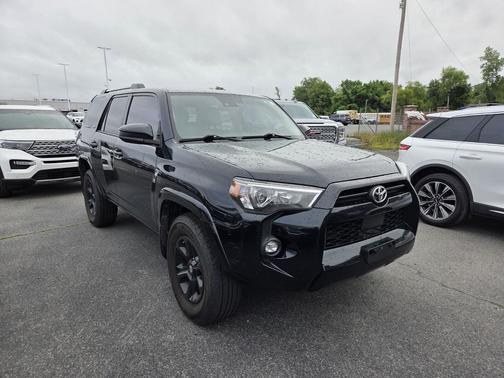 Midnight Black Metallic 2021 Toyota 4Runner SR5