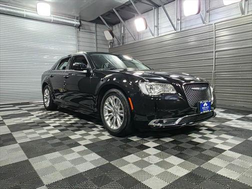 2021 Chrysler 300 Touring