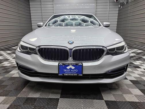 Glacier Silver Metallic 2019 BMW 530 i xDrive