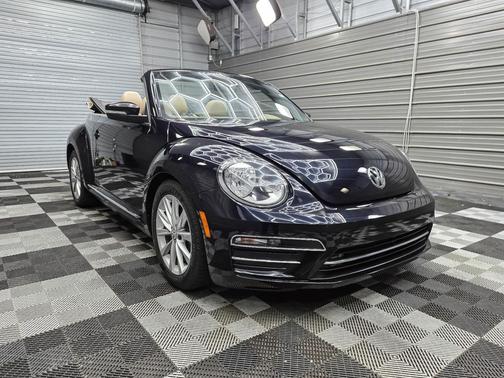 Deep Black Pearl Metallic/Black Roof 2018 Volkswagen Beetle 2.0T S