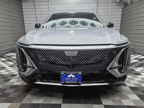 Argent Silver Metallic 2024 Cadillac LYRIQ V