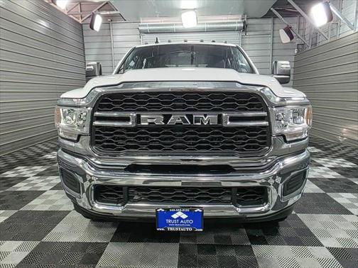 2024 RAM 2500 Tradesman 4WD Crew Cab Hemi Pickup Truck w/Chrome Appearance Pkg