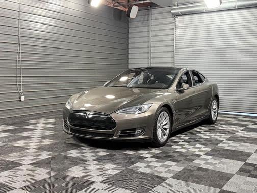 2015 Tesla Model S 85