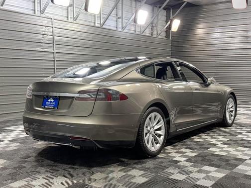 2015 Tesla Model S 85
