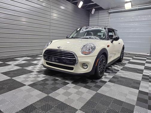 2017 MINI Hardtop Cooper