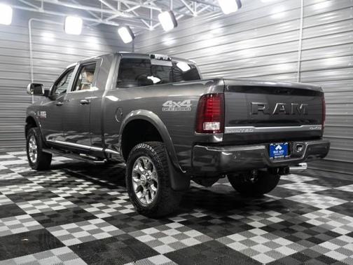 Photo 4 of 40 of 2018 RAM 2500 Longhorn