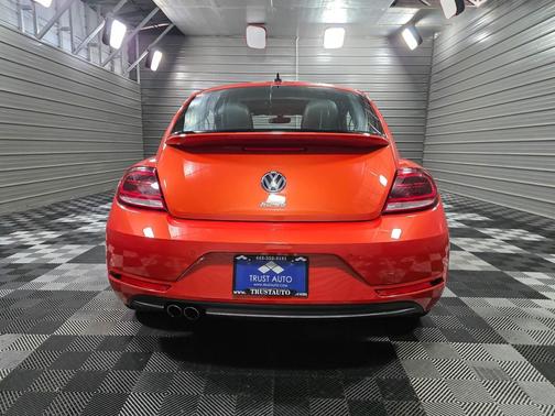 2019 Volkswagen Beetle 2.0T SE