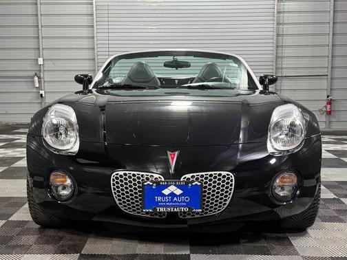2006 Pontiac Solstice Roadster 5-Speed Manual Soft-Top Coupe