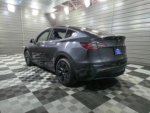 2025 Tesla Model Y Long Range