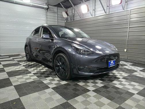 2025 Tesla Model Y Long Range